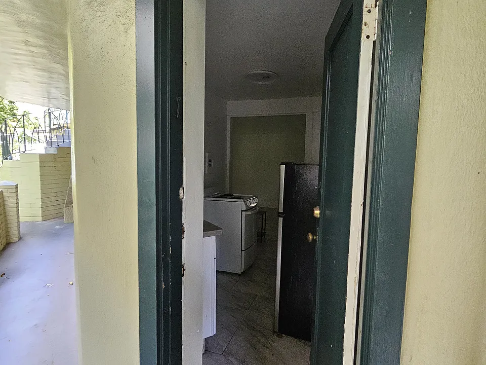 209 Kaiulani Ave #24