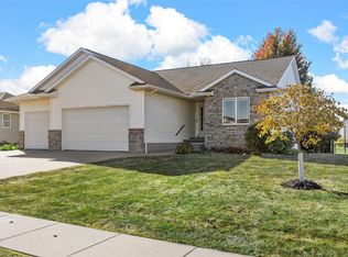 463 Sunset Dr, Fairfax, IA 52228