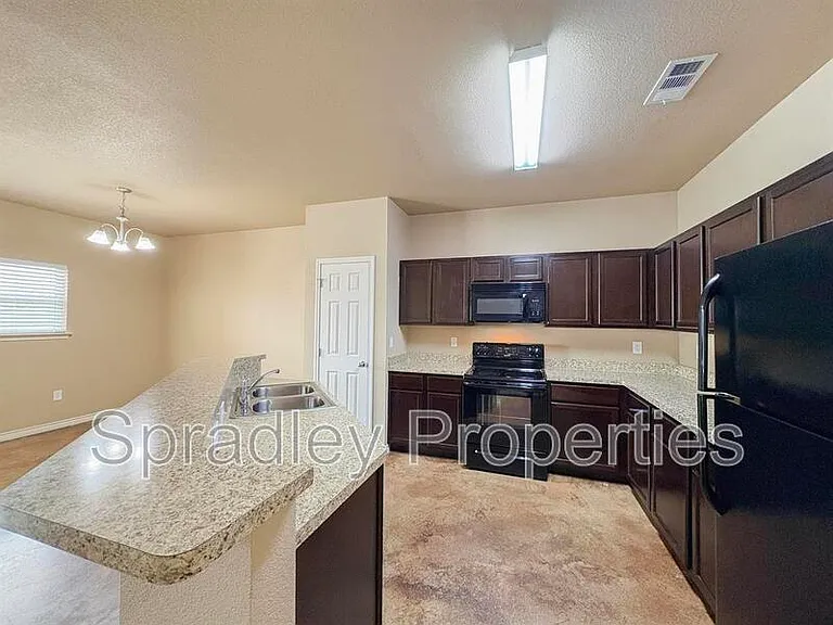 7108B Cameron Park Rd #R — Photo 4