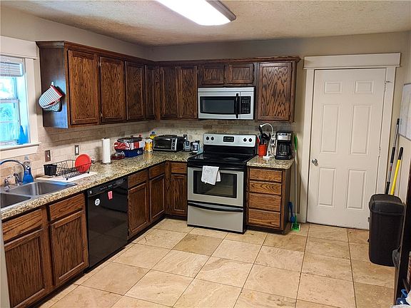 5th image of 1208 Milner Dr