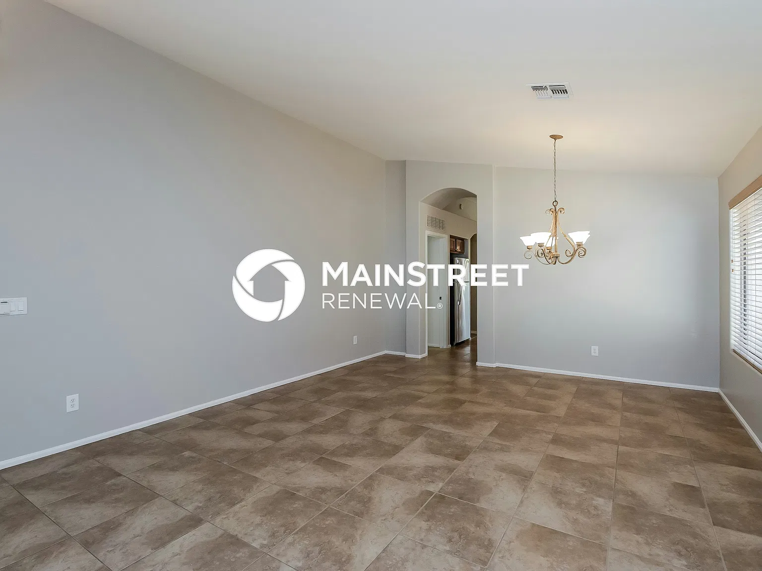 5529 W Jones Ave — Photo 2