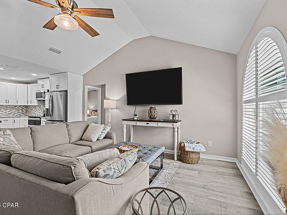 5th image of 506 Dogwood St