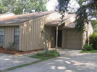 72 N Court Villa Dr, Mandeville, LA 70471