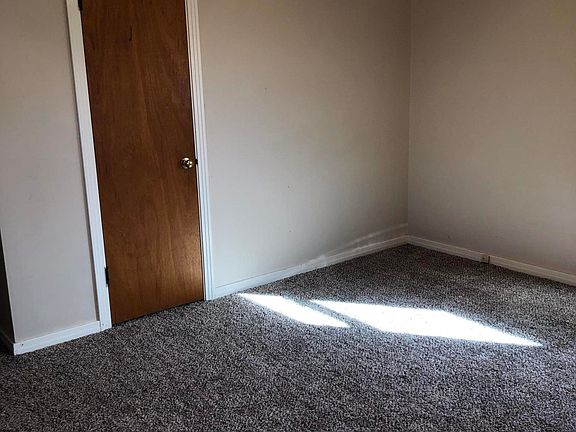 5th image of 127 N Goliad St