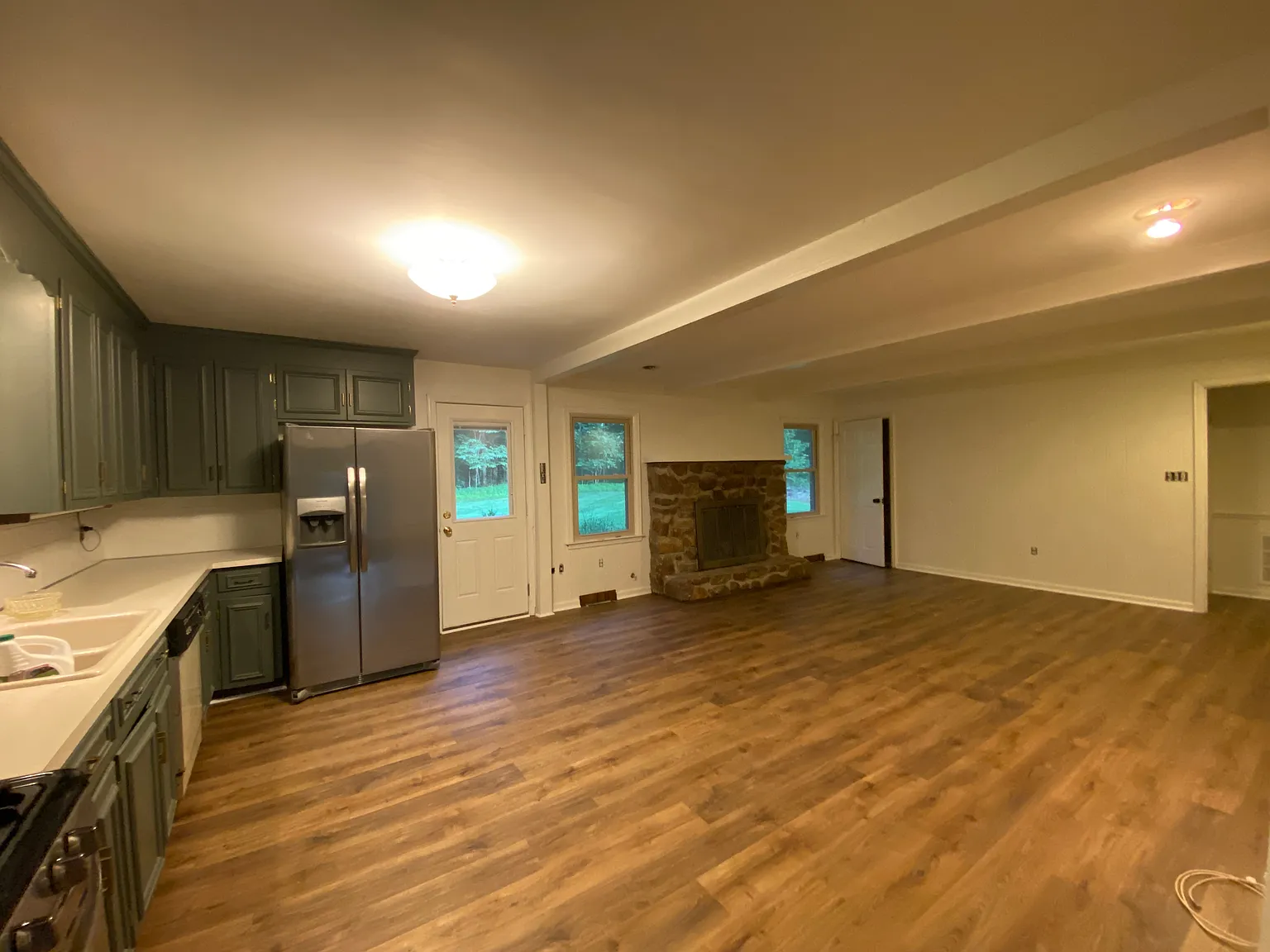 4 bed, 2604 sqft, $2,395 — Photo 2