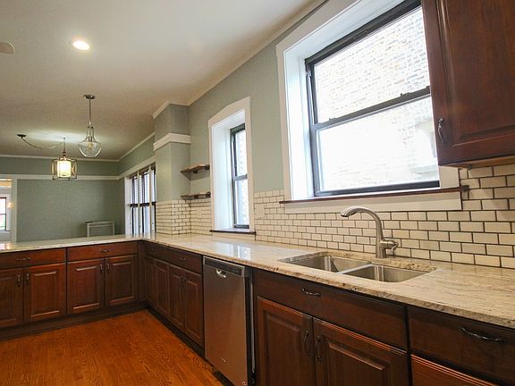 3rd image of 4847 N Washtenaw Ave APT 3