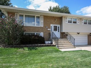 18500 Locust St, Lansing, IL 60438