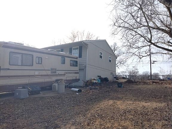 2nd image of 9600 Wallace Ave