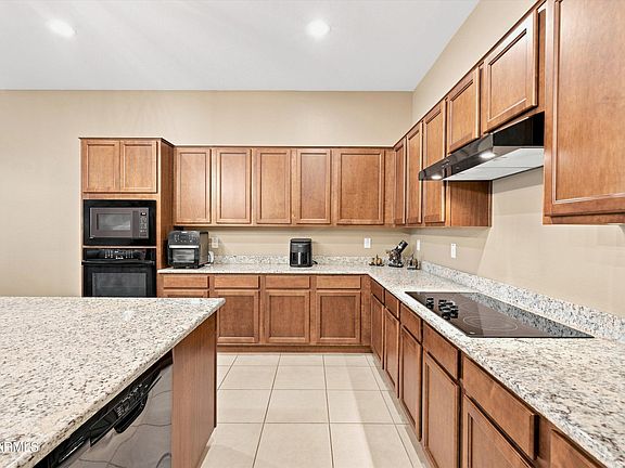 5th image of 41343 W ARVADA Lane