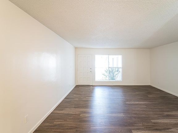4th image of 4878 Saratoga Ave APT 104