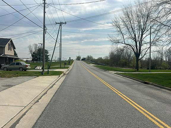 4th image of 1649 Reservoir Rd