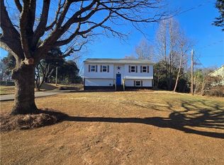 4910 Pine Hall Rd, Walkertown, NC 27051