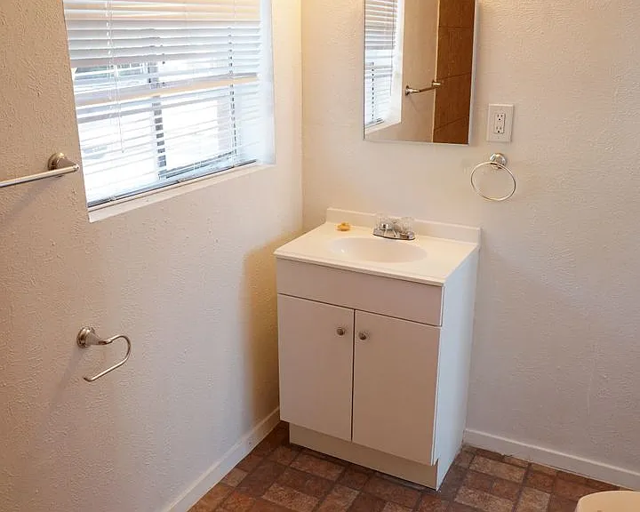 5006 Gaston Ave — Photo 18
