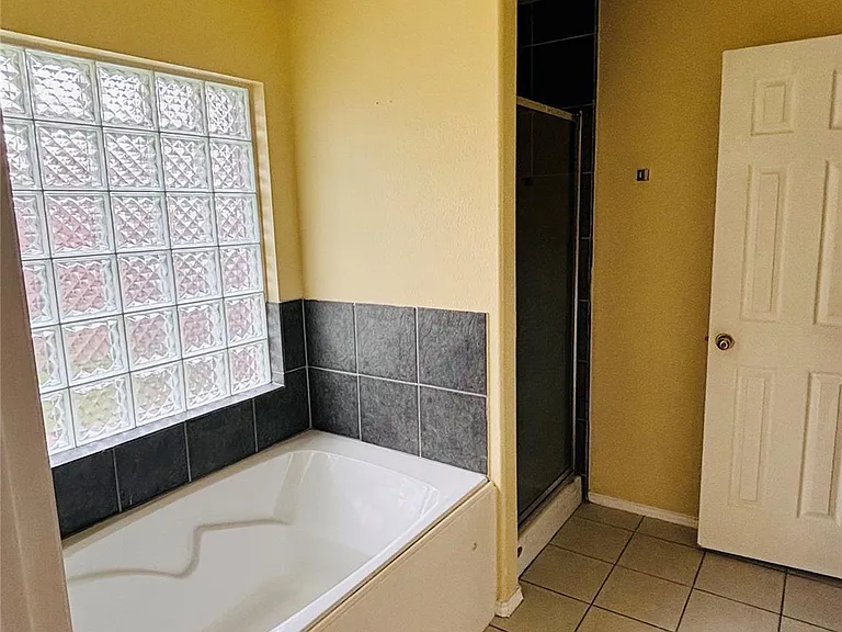 6402 Hayman Dr — Photo 6