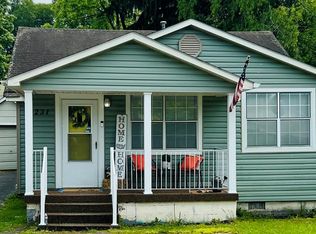 231 2nd Ave, Midway, WV 25878