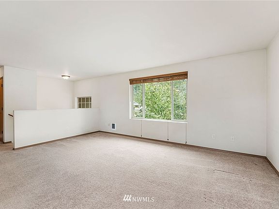 5th image of 850 NW Snow Creek Way