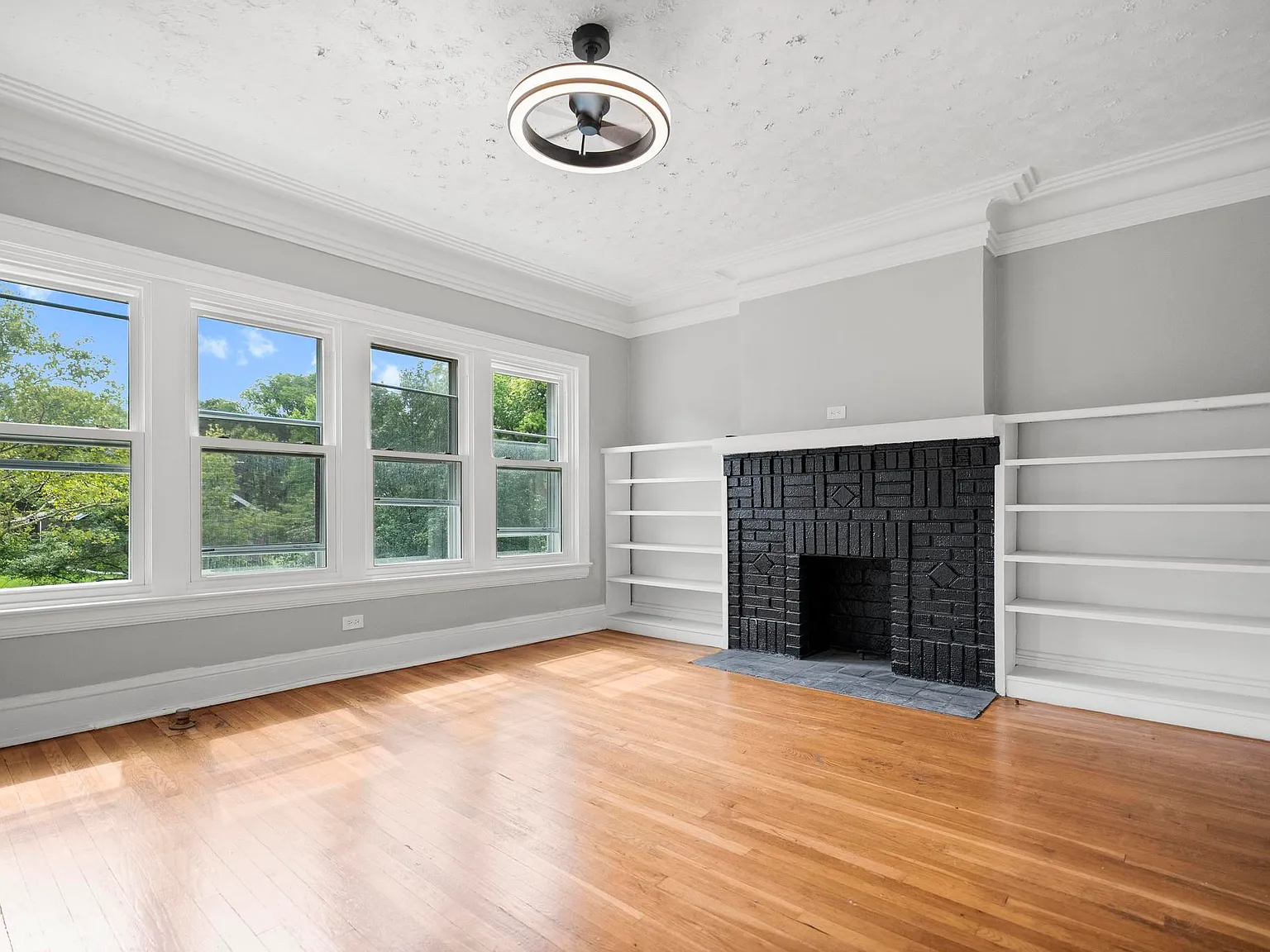 3 bed, 1314 sqft, $1,600 — Photo 1