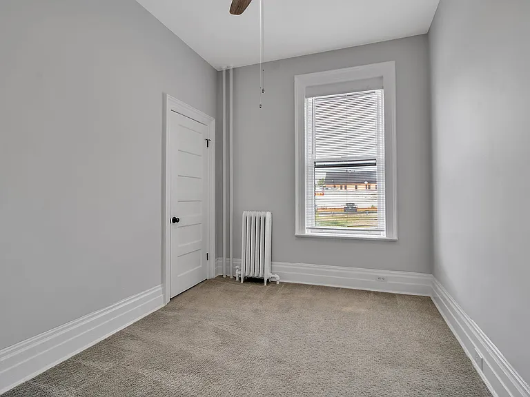215 Allen St #1 — Photo 11