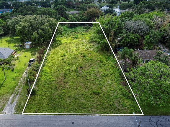 2nd image of 4606 32nd Ave