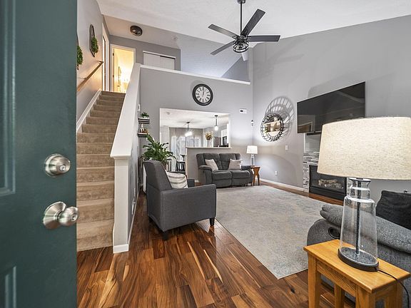5th image of 5484 Poolbeg St #267