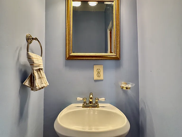 1539 Monroe St NW #3 — Photo 11