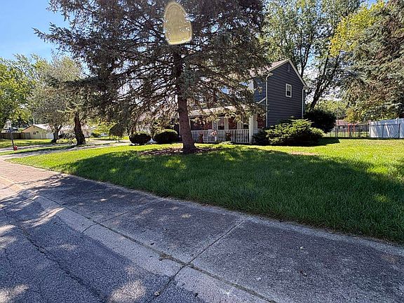 5th image of 410 Inglenook Pl