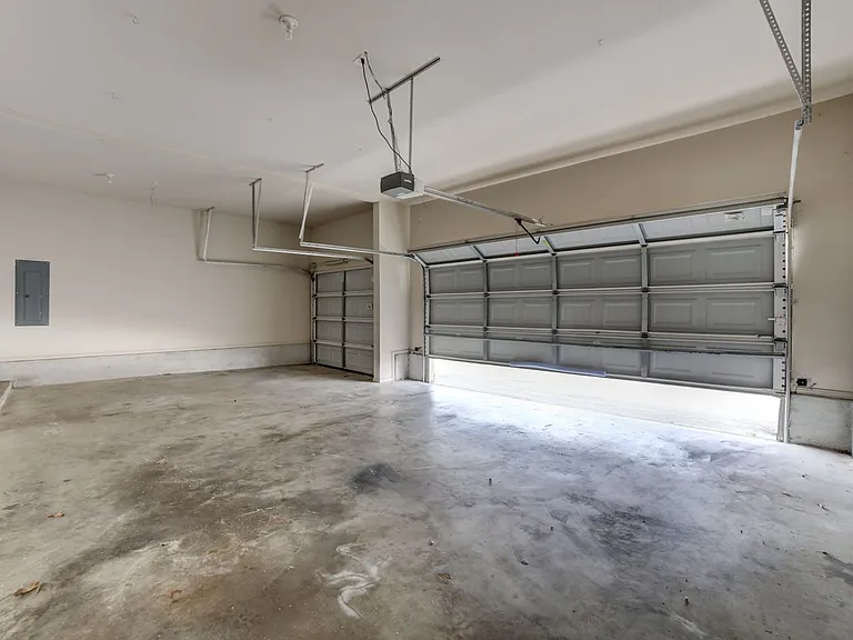 819 E Seattle Pl — Photo 25