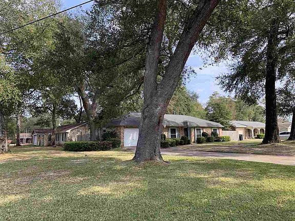 2nd image of 3600 Gatewood Dr
