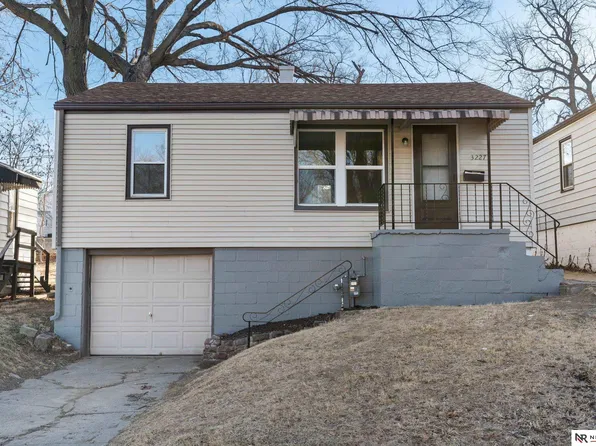 3227 N 40th St, Omaha, NE 68111