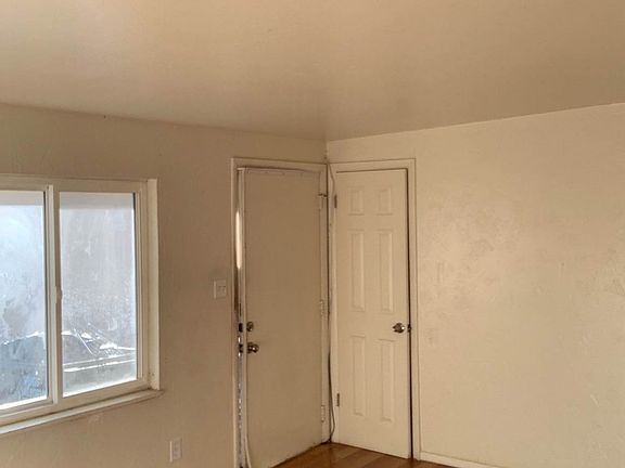 5th image of 37 University Dr APT 4