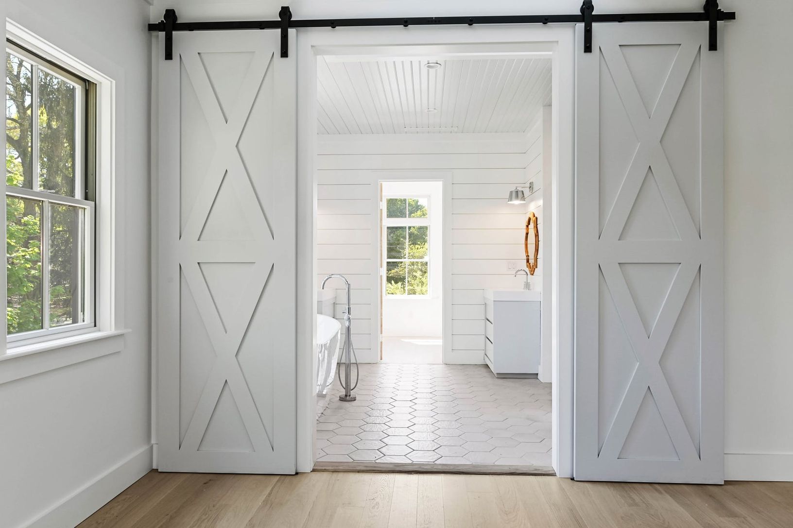  Barn doors