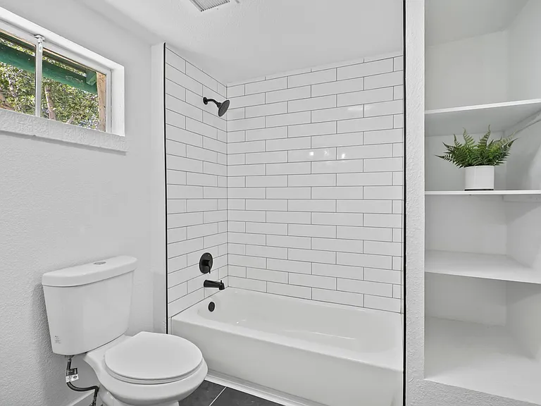 6725 Irving St — Photo 11