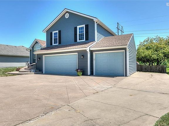 2nd image of 10407 N Virginia Ave