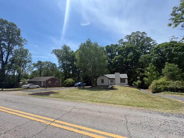 1532 Rivermont Hts, Ridgeway, VA 24112