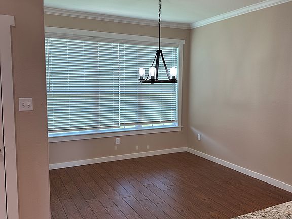 4th image of 4045 Caroline Ln