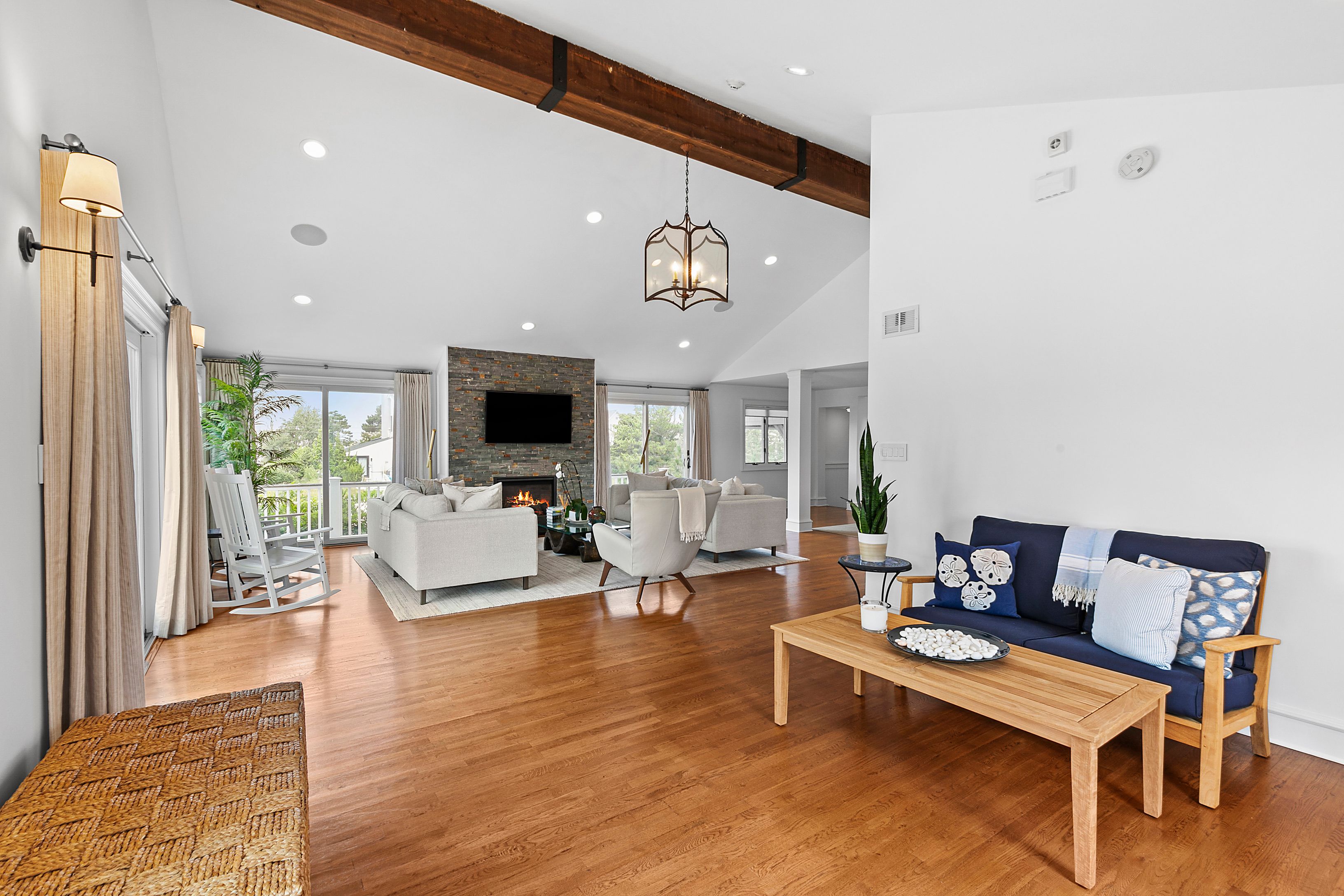 19 Sandgate Ln, Southampton, NY 11968 Out East