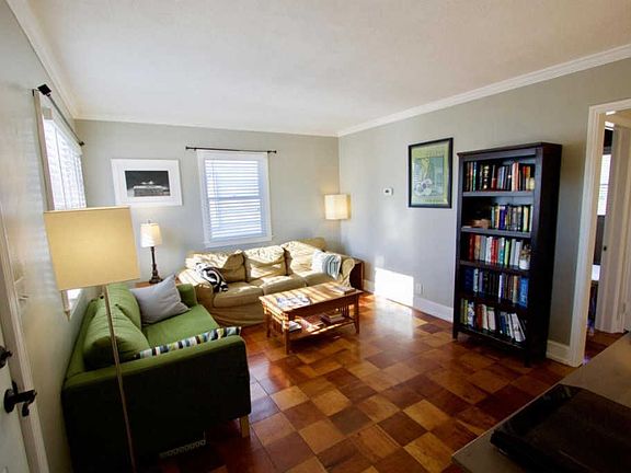 3rd image of 899 Parkway Dr