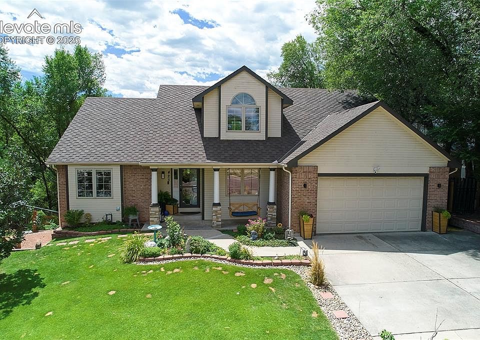 1st image of 423 Chamberlin Pl