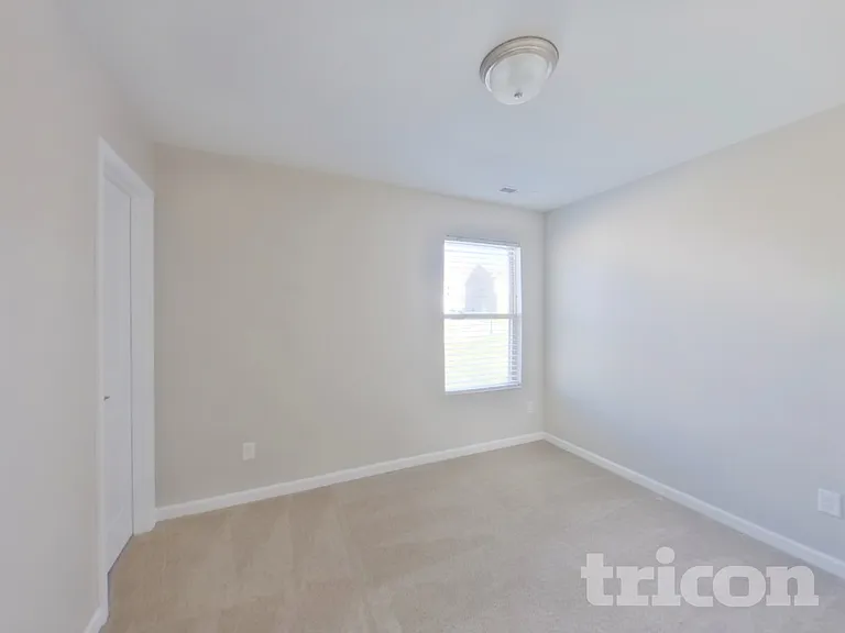 1035 Lonergan Cir — Photo 12