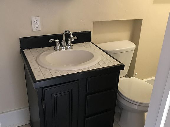 3rd image of 569 Myrtle Ave #2W