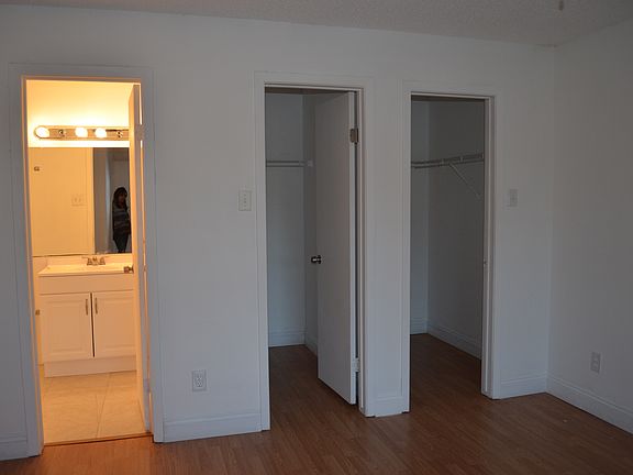 Habitacion con doble closet