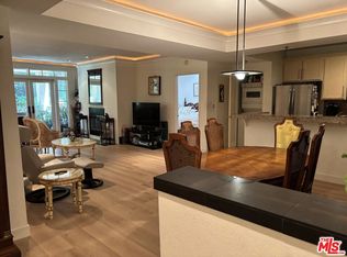 2222 N Beachwood Dr APT 207, Los Angeles, CA 90068