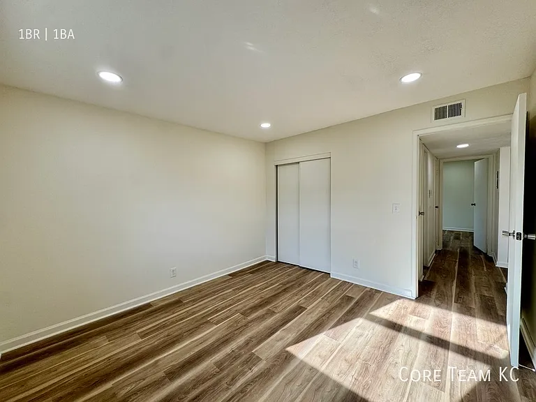 3815 Springfield St #2525-1B — Photo 7