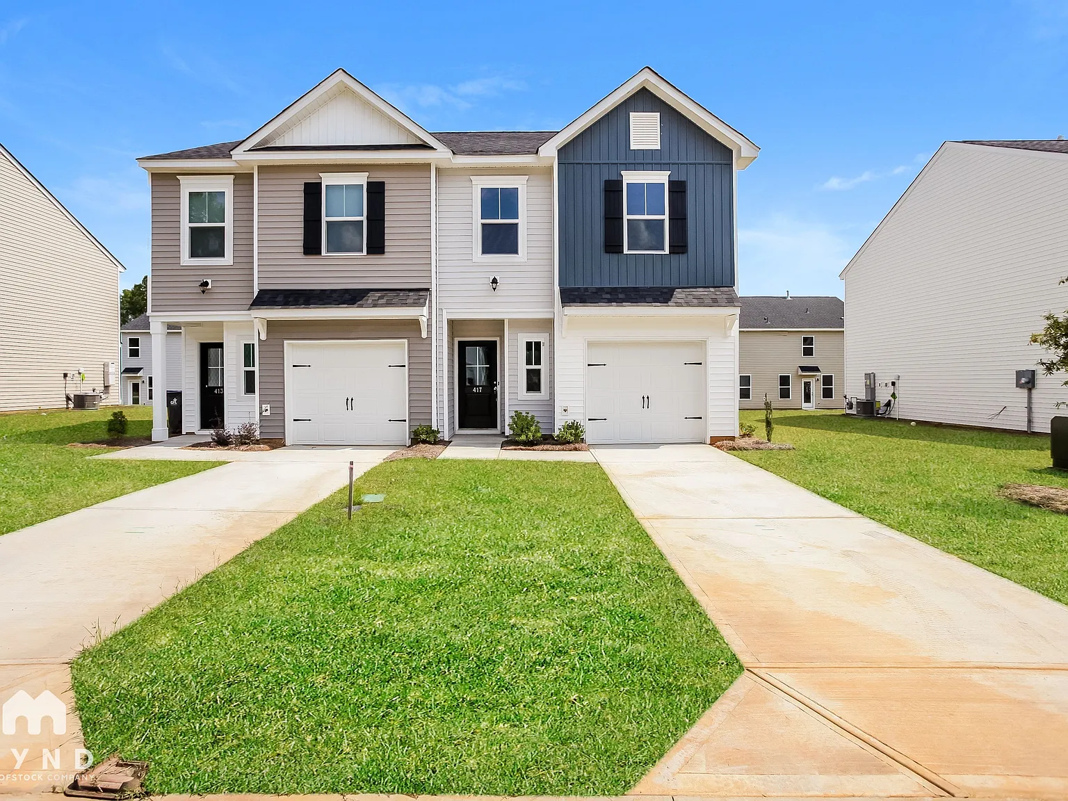 3 bed, 2.5 bath, 1350 sqft, $1,724 — Photo 1