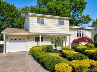 39 Arden Rd, Old Bridge, NJ 08857