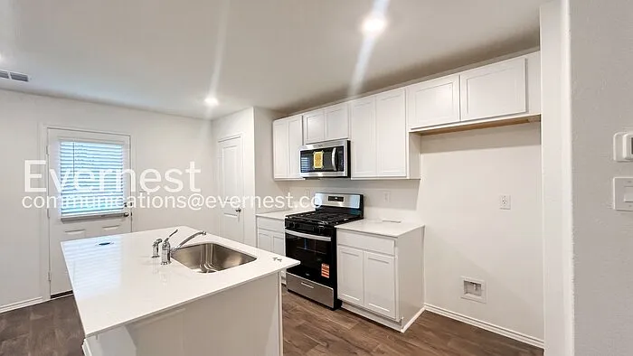 4231 Paprika Grv — Photo 2