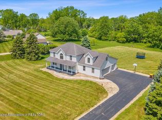 65 Three Oaks Rd, Okemos, MI 48864