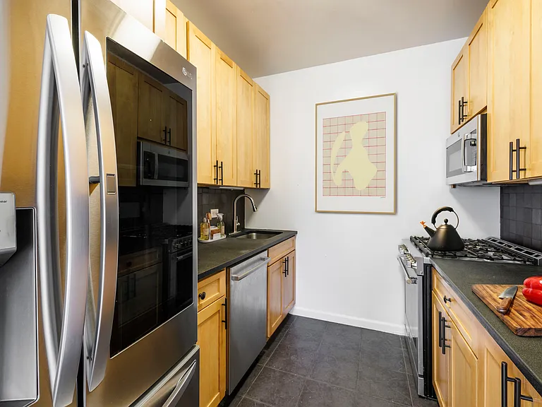 120 W 23rd St #2C — Photo 4