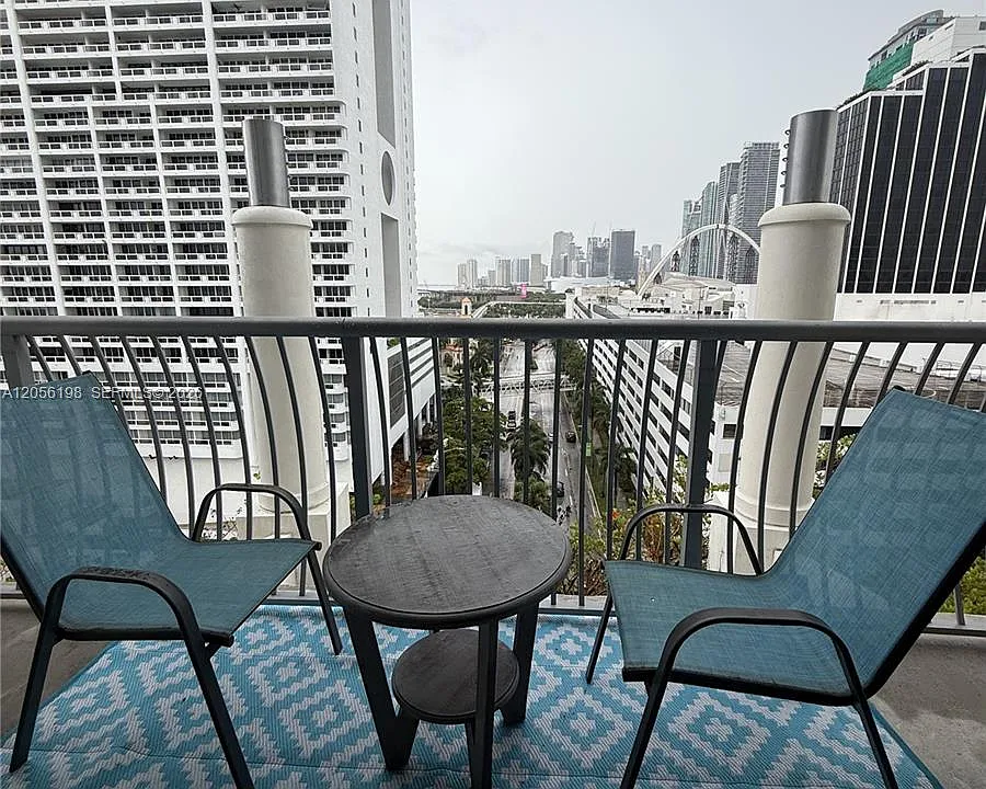 1750 N Bayshore Dr #1212