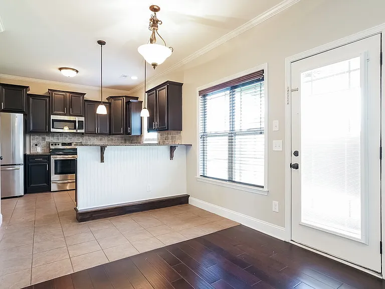 104 Claymore Dr — Photo 8